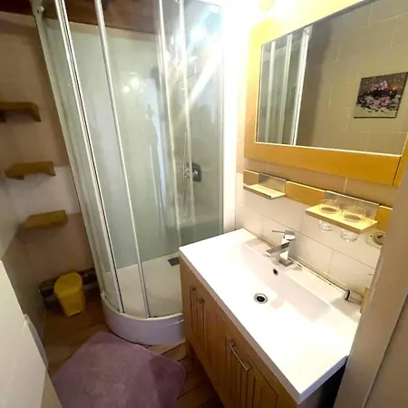 Villa Agreable 2 Faces /3 A L'entree De Pyrenees 2000 *